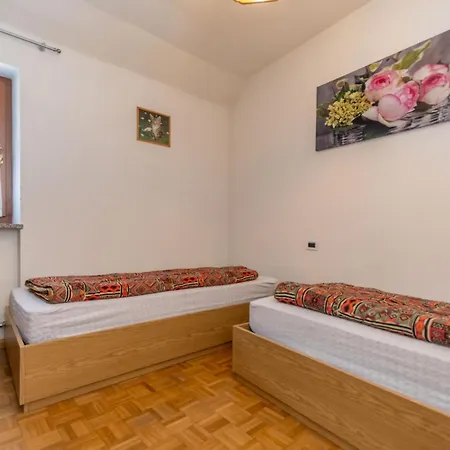 Iori Апартаменти Канацеї