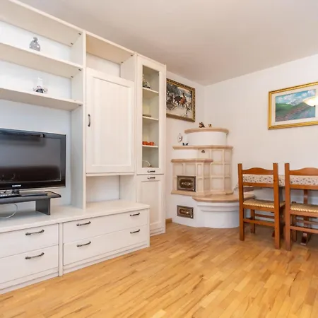 Iori Апартаменти Канацеї